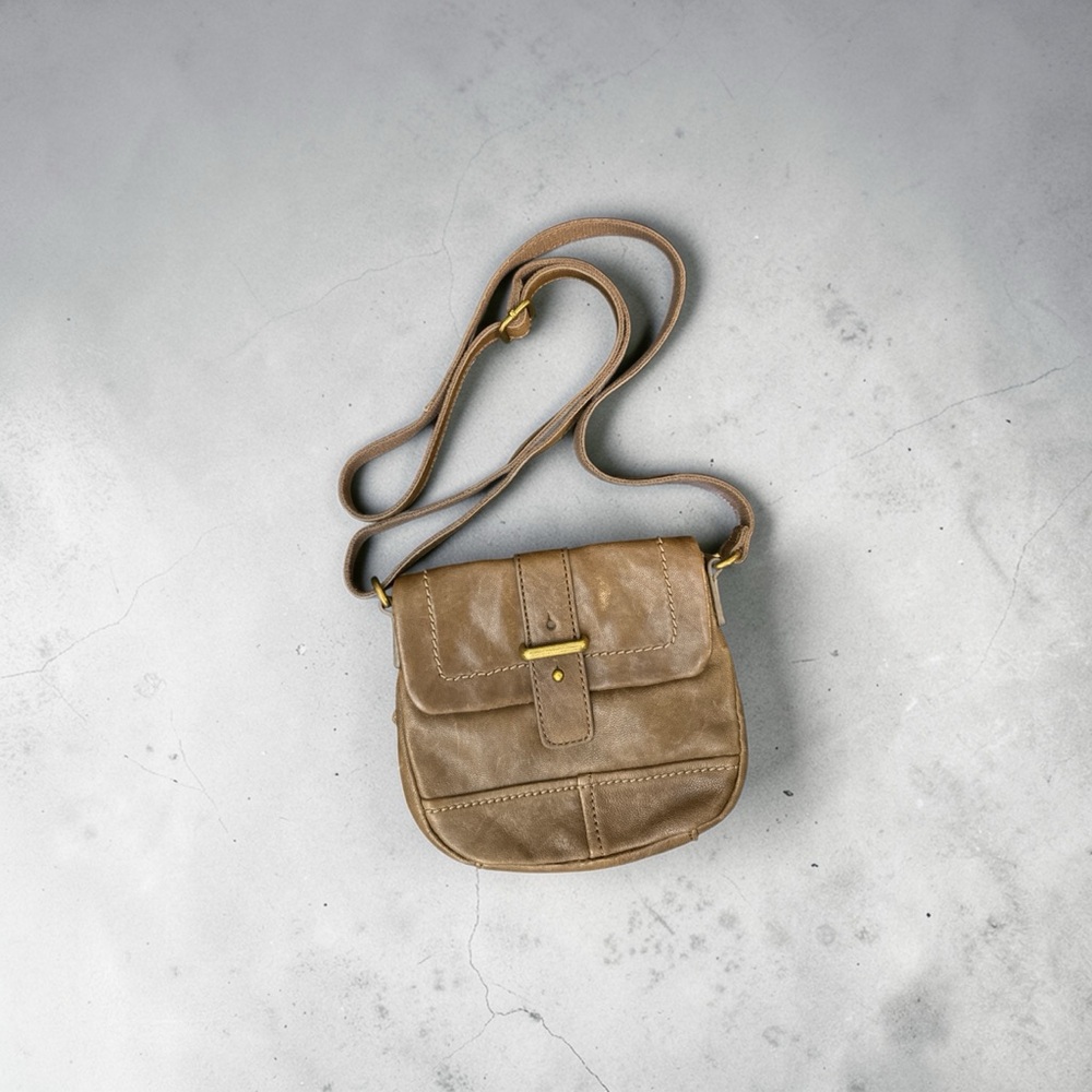 Fossil Tan Leather Crossbody Bag with Buckle Detail